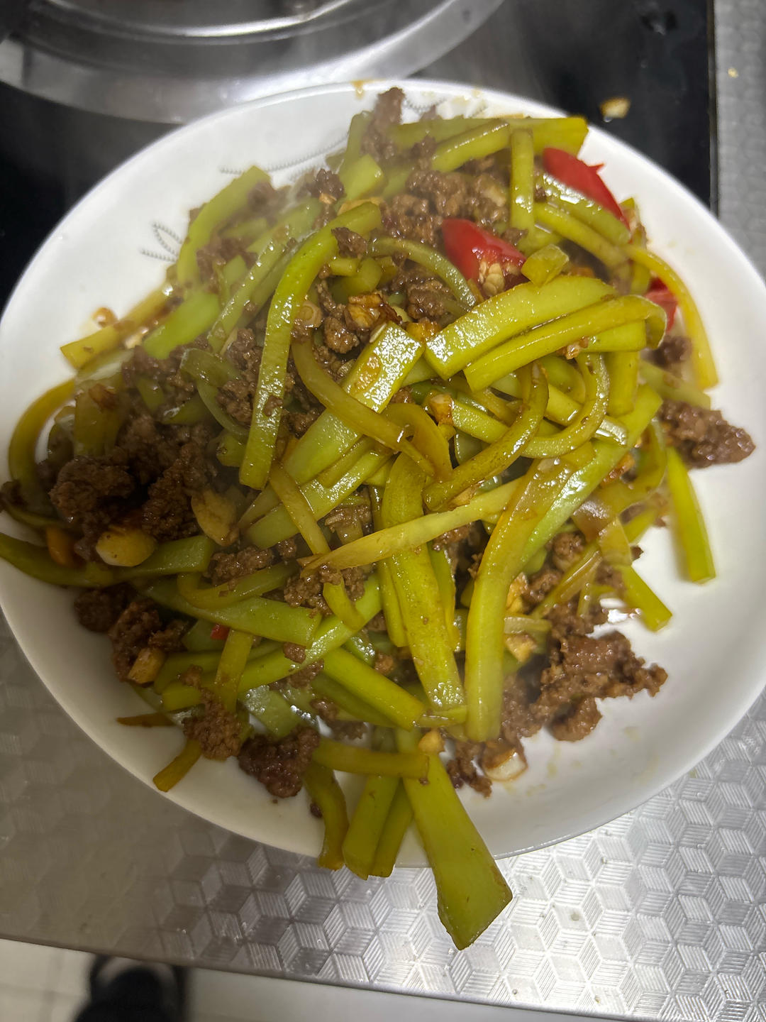 莴笋炒肉末，清脆爽口，巨开胃，巨下饭