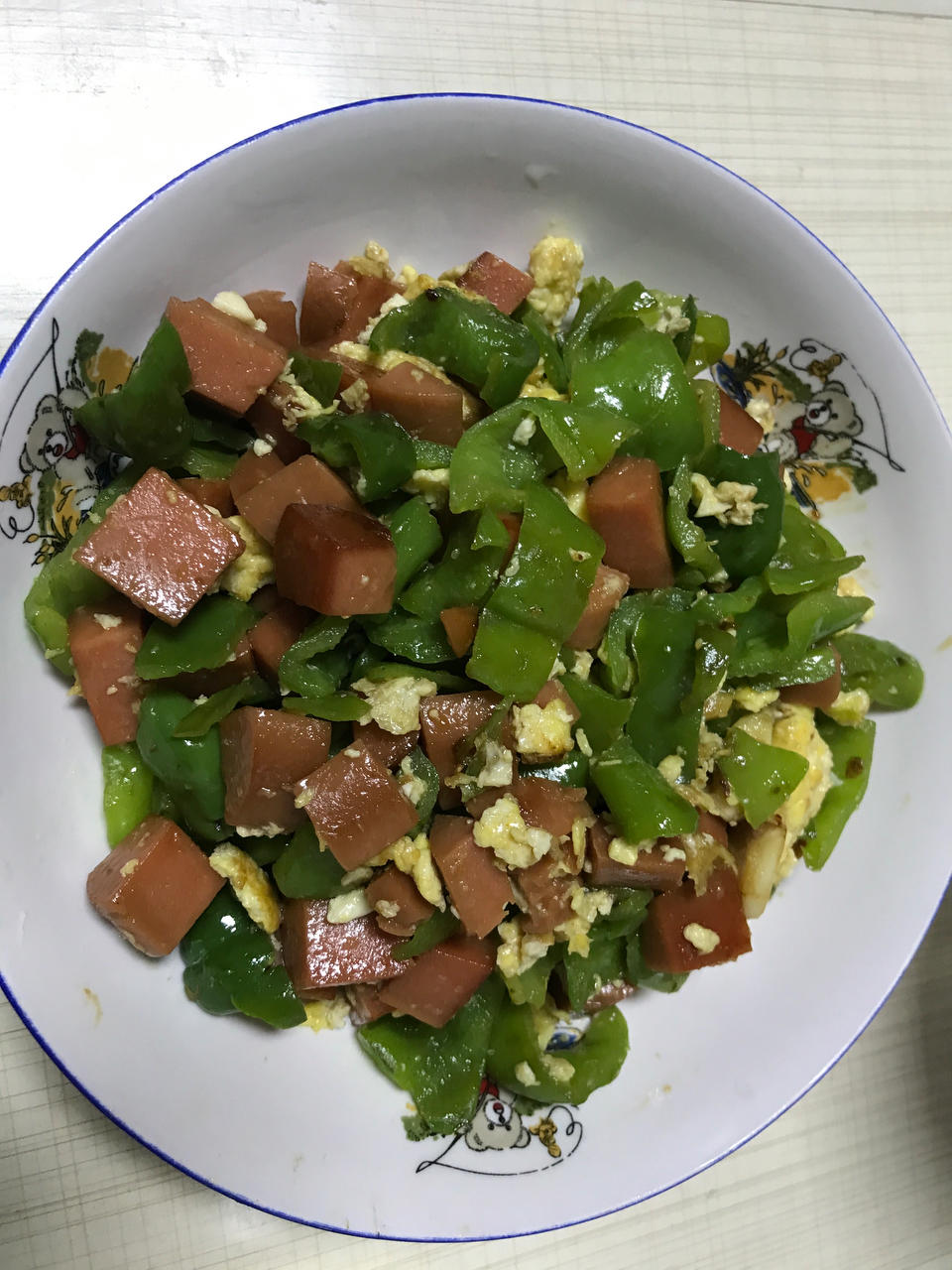 超下饭的青椒火腿炒蛋