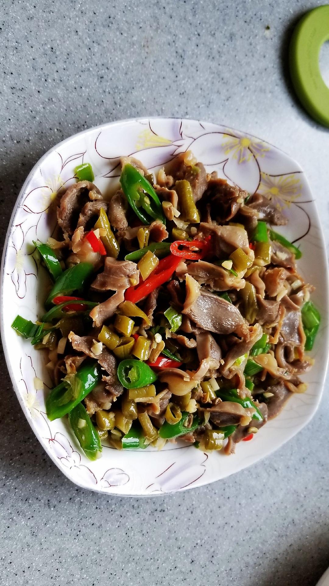 酸豆角炒鸡胗