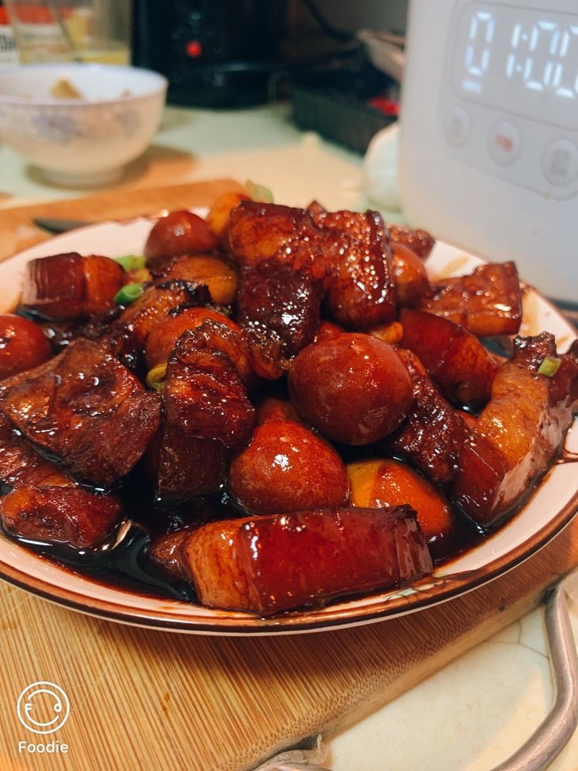 加了鹌鹑蛋后，这盘红烧肉，美味的逆天啦——鹌鹑蛋烧肉（孔瑶食谱）