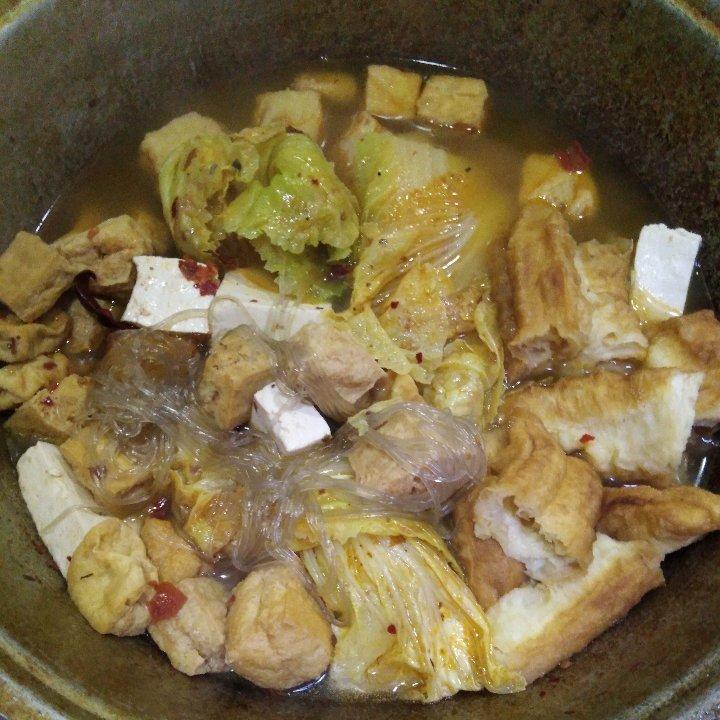 油豆腐香菇鸡腿煲