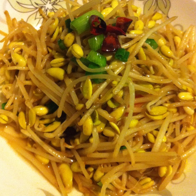 素炒黄豆芽