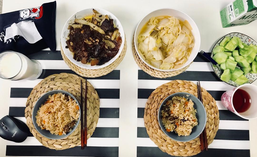 喷香排骨焖饭（爆好吃）