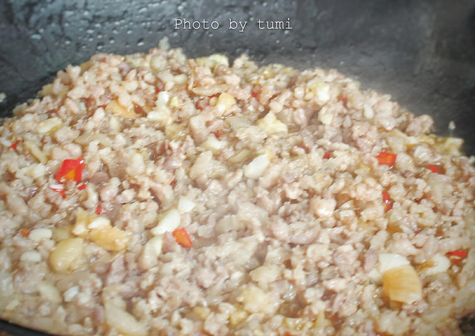 笋干、冬菇、虾米焖肉粒的做法 步骤1