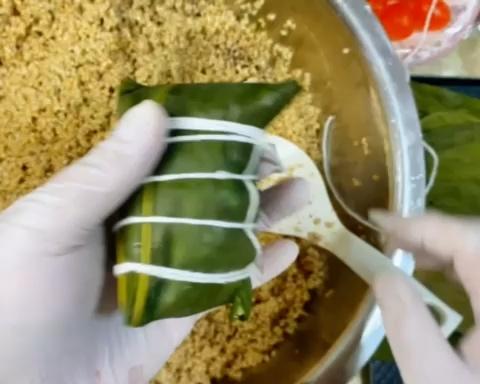 包粽子