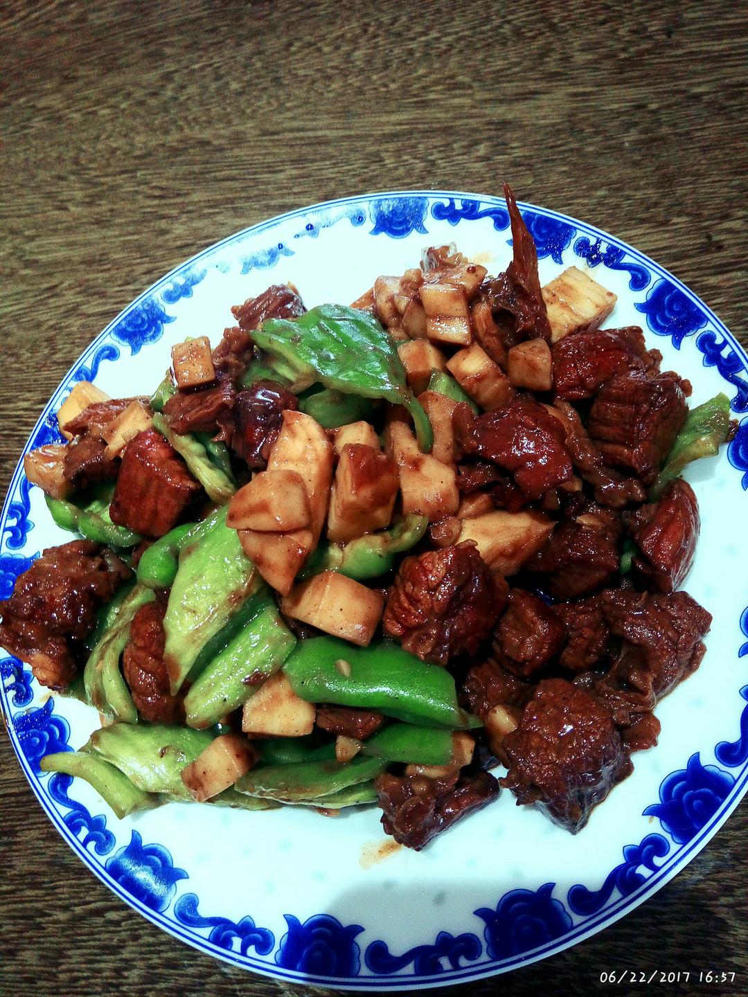 黑椒杏鲍菇牛肉粒