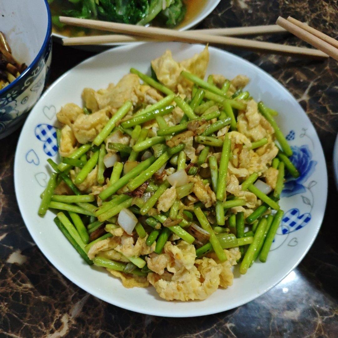 蒜薹炒鸡蛋