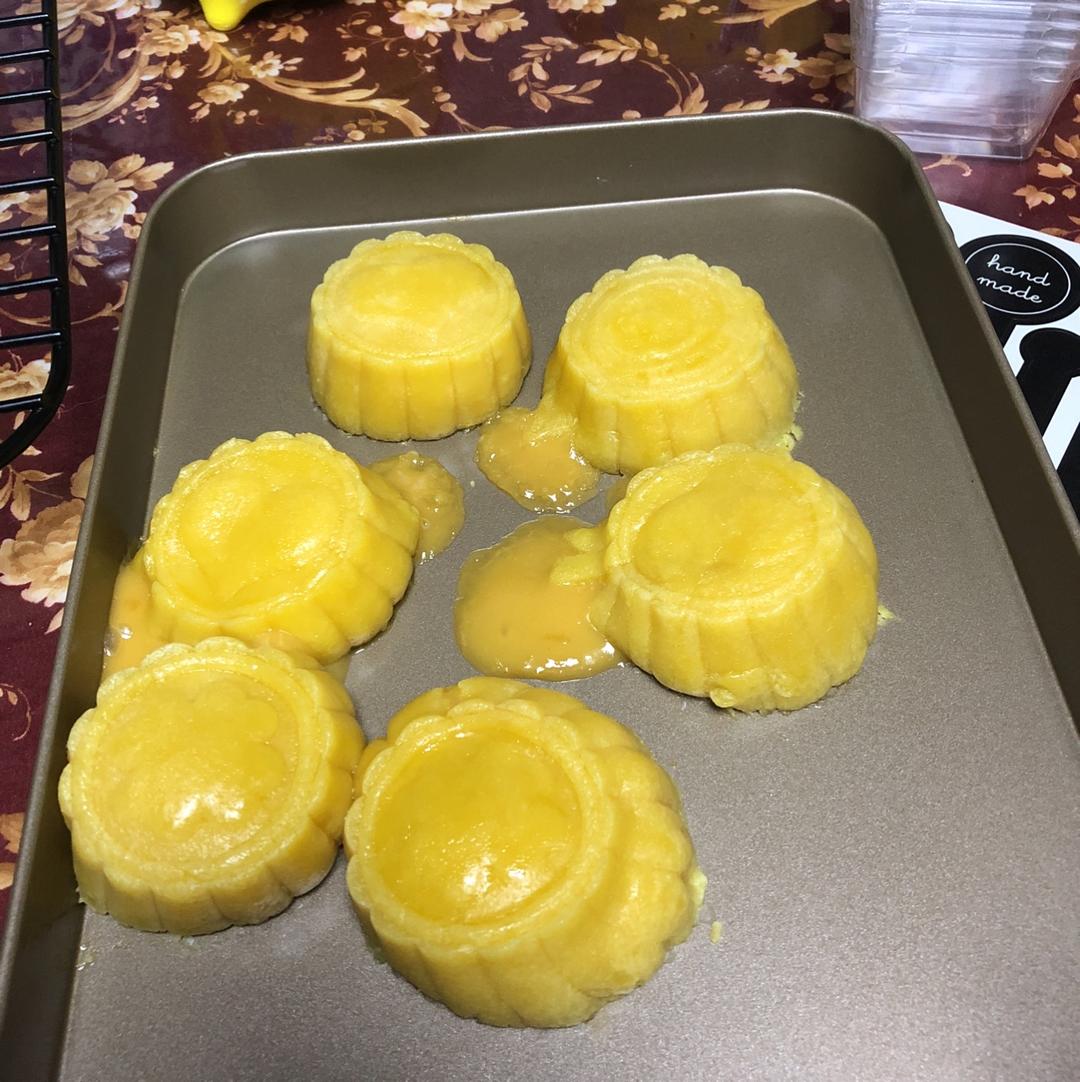 超详细图解版--流心奶黄月饼