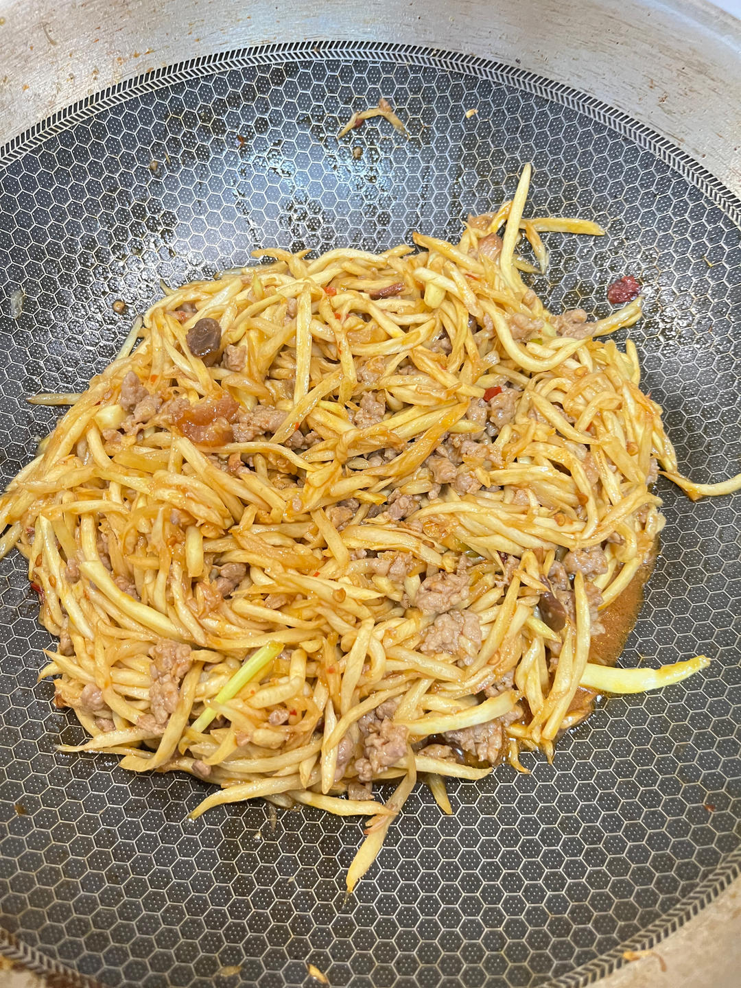 茭白这样做百吃不厌，茭白炒肉