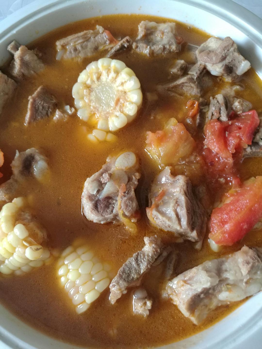 番茄土豆玉米排骨汤