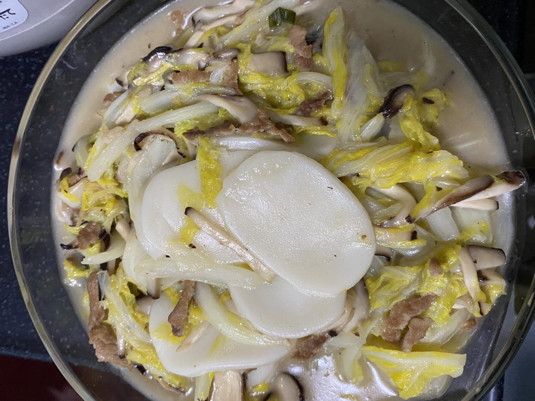 黄芽菜肉丝炒年糕