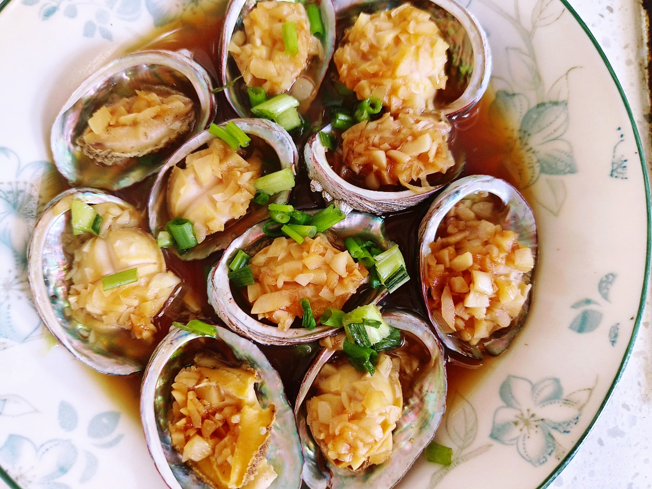 最简单的海鲜菜-蒜蓉蒸鲍鱼的做法