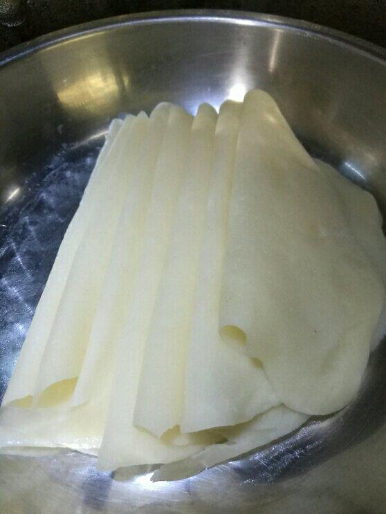 春饼   轻松一次做出十几张的春饼皮