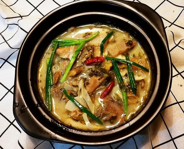 抓住春尾🌱🌿🍀,赶紧做个咸鲜💋养身🏌的“春笋🎋咸肉煲河蚌🍲”的做法