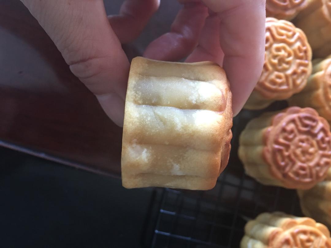 广式月饼—蛋黄莲蓉月饼