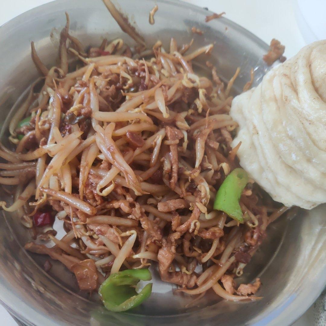 肉丝炒绿豆芽