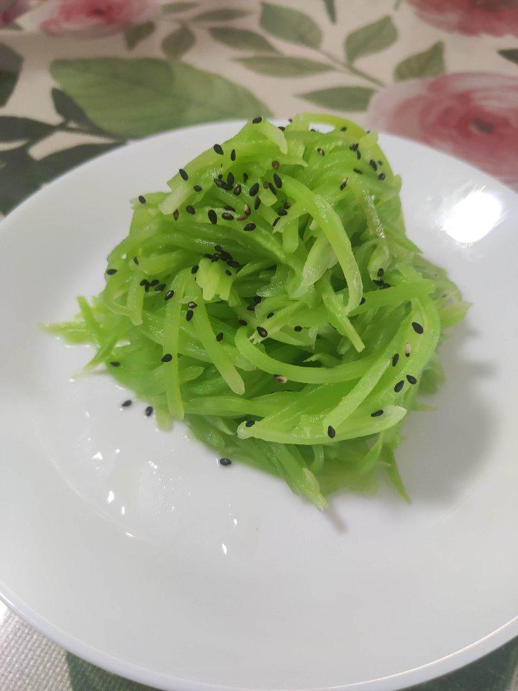 凉拌莴笋丝