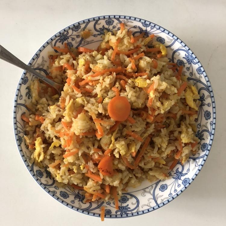 胡萝卜鸡蛋炒饭