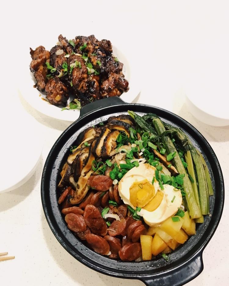 【咸蛋黄煲仔饭】