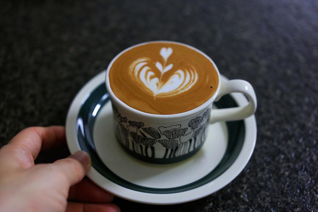 ☕自学拉花不急不嗔🐱