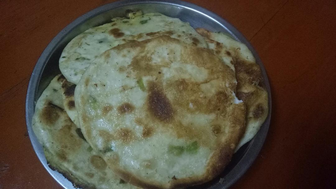 鸡蛋葱油饼                  （更新饼坯保存方法）