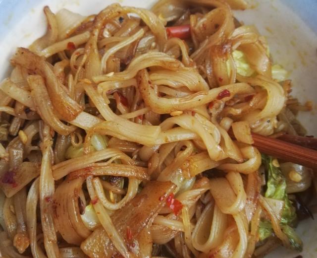 炒冷面皮的做法