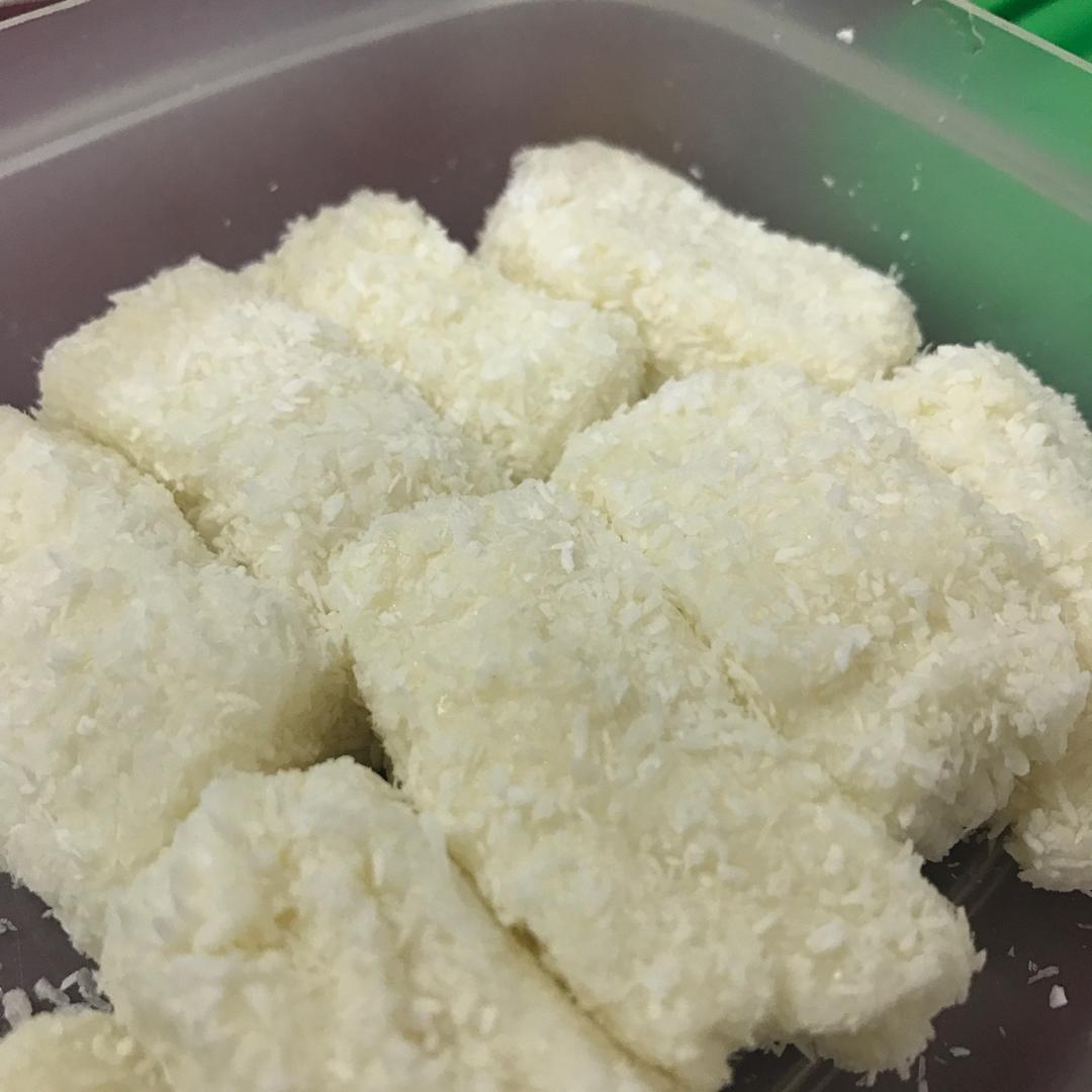 完胜85度C牛奶椰丝小方