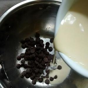 黑白巧克力冰淇淋的做法 步骤4