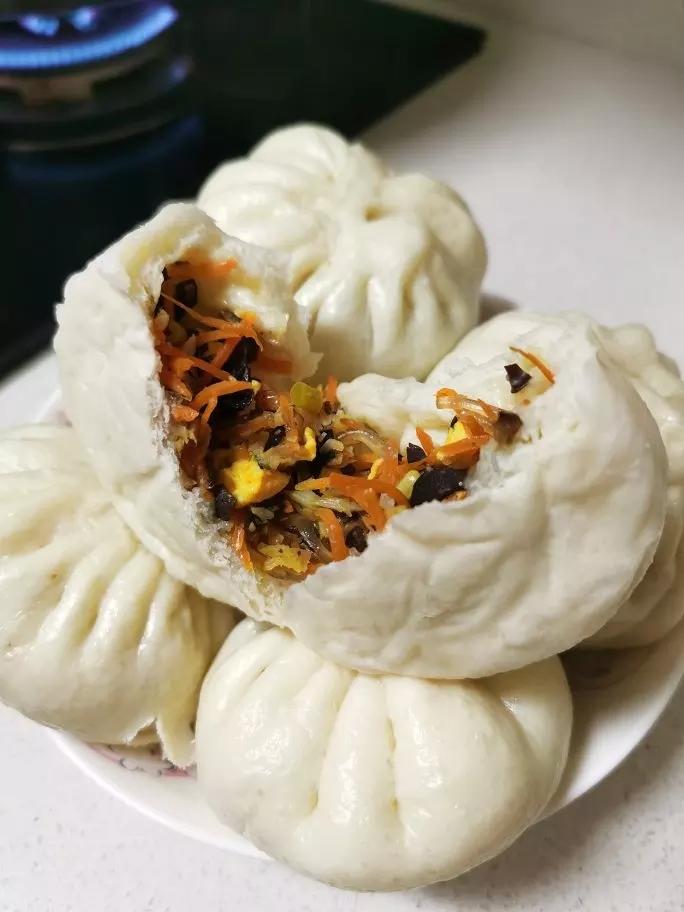 胡萝卜木耳鸡蛋素包子