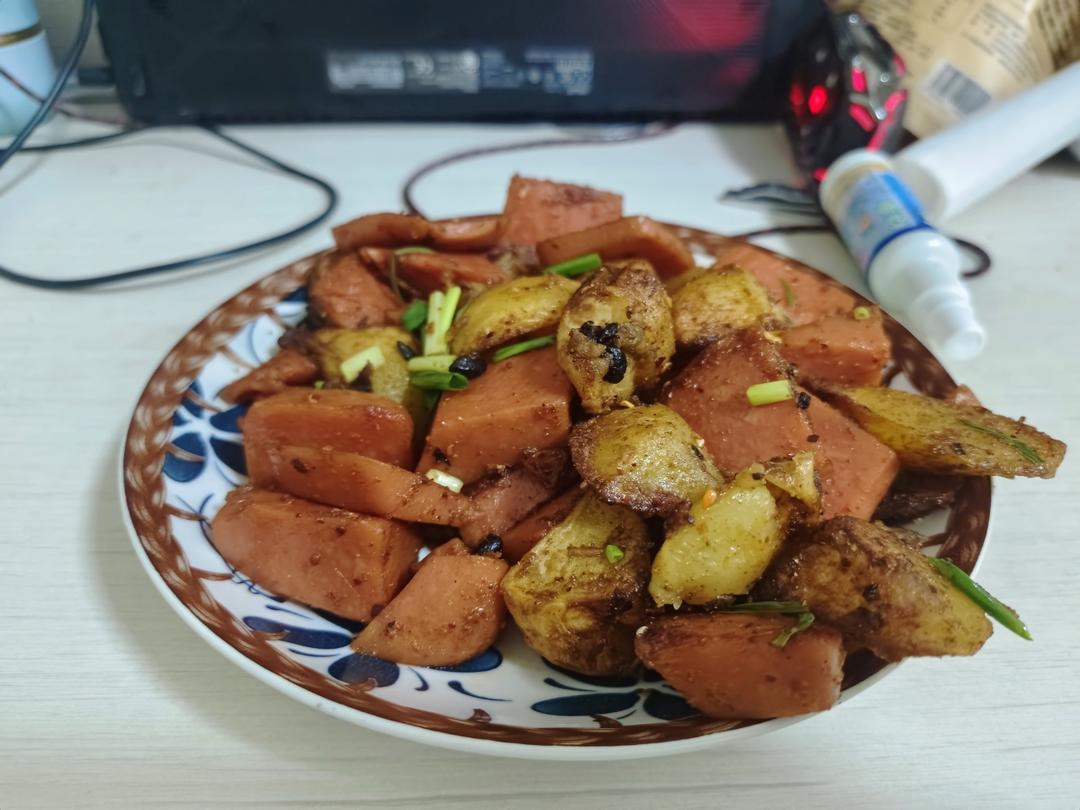 孜然土豆午餐肉