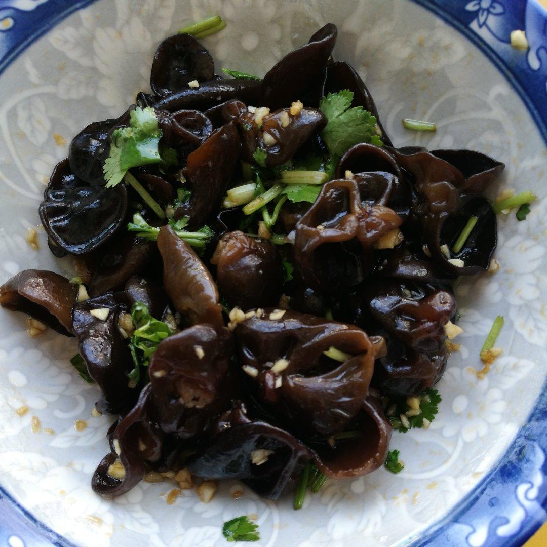 梦飘雪雪做的凉拌黑木耳