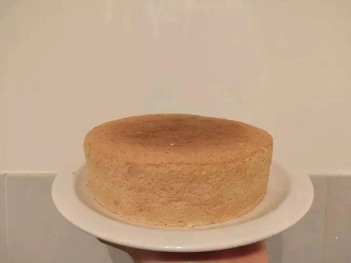 不粘模超完美戚风蛋糕--不塌不缩不开裂