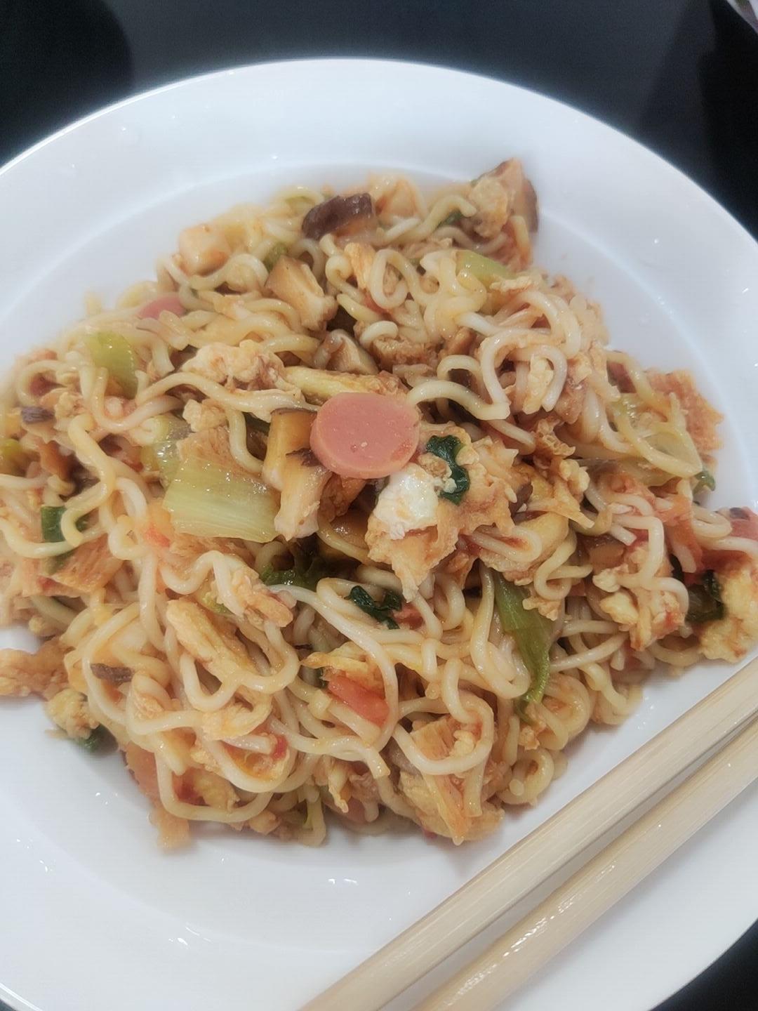 秒杀路边摊✨好吃到没朋友‼️懒人炒方便面🍜
