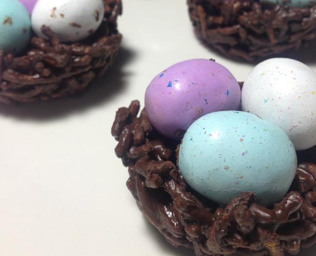 【快手小甜点】复活节巧克力彩蛋鸟巢#能和宝宝一起做的简单可爱小点心#的做法