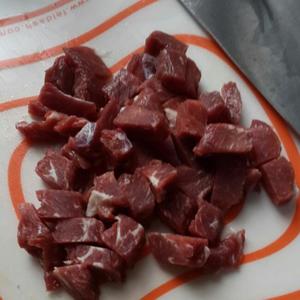 西红柿炖牛肉~李晓厨悄悄加了胡萝卜和土豆的做法 步骤5