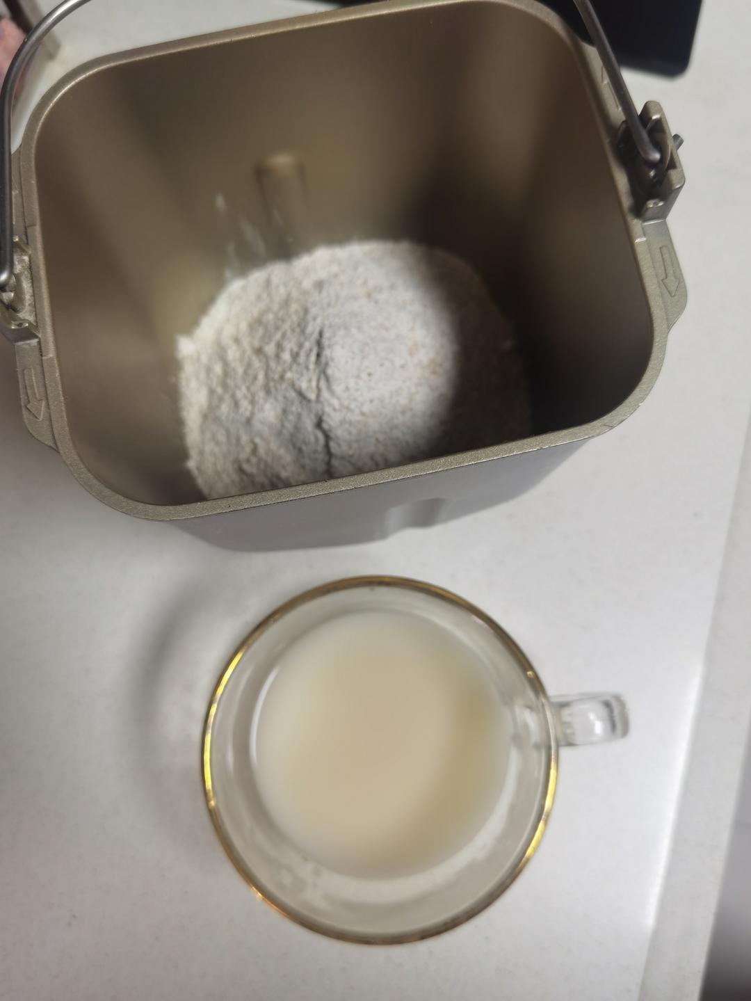 纯奶手撕吐司的做法 步骤1