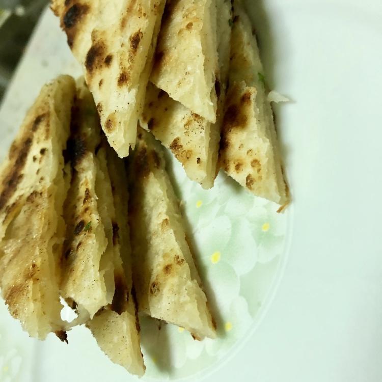 酥脆版葱油饼 看向往的生活也想吃葱油饼配香肠