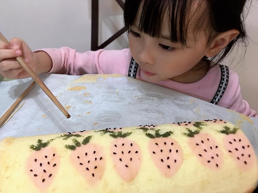 草莓蛋糕卷