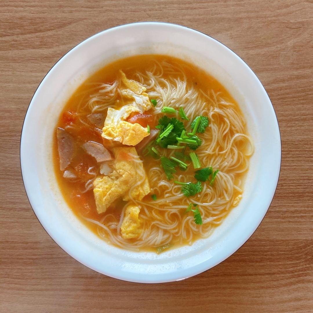 最家常的普通汤面——西红柿鸡蛋龙须面