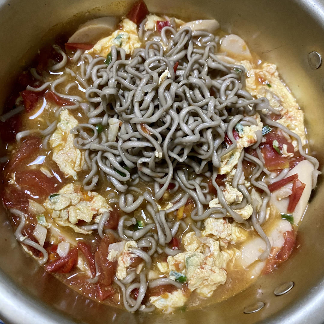 低脂美味‼️好吃不胖的青椒鸡蛋荞麦面