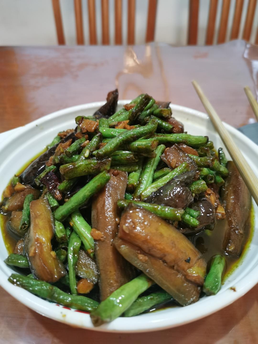 美味可口的豆角烧茄子！原来饭店都是这样做的