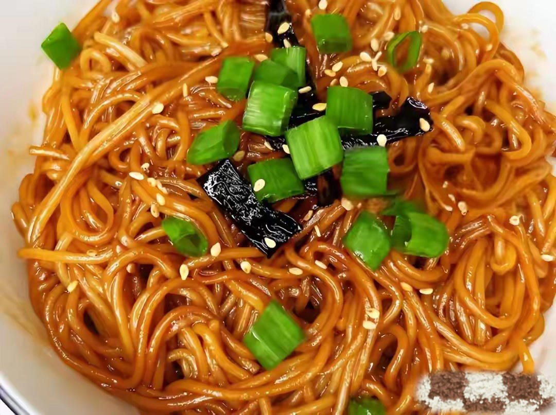 微波炉版葱油拌面的做法