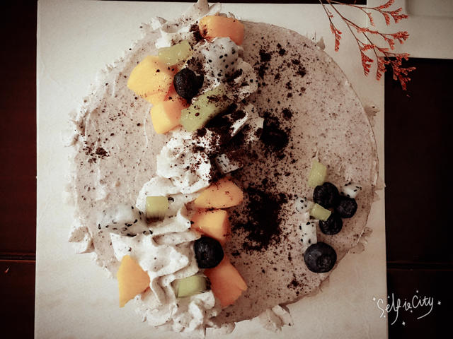 奥利奥咸奶油草莓蛋糕