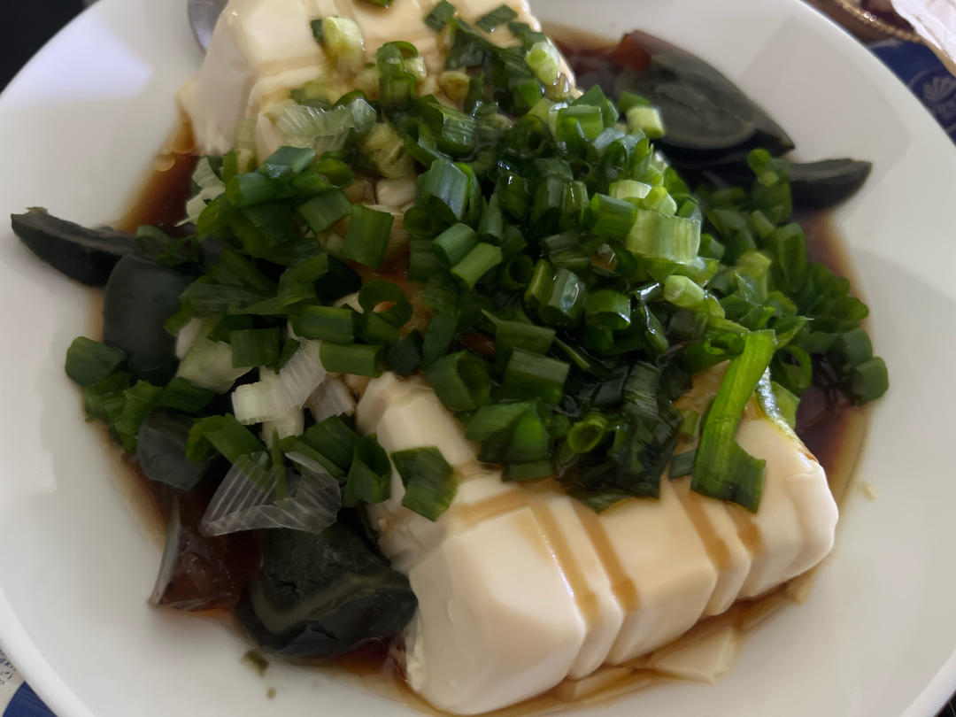 皮蛋拌豆腐