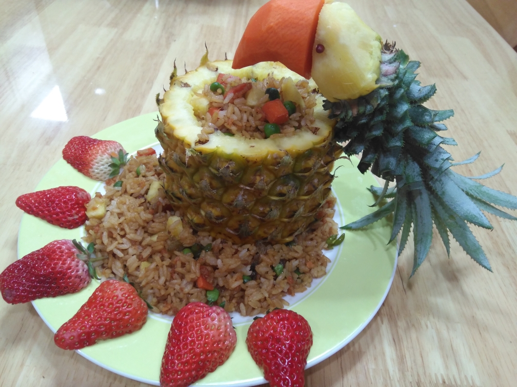 超级好吃的菠萝炒饭的做法