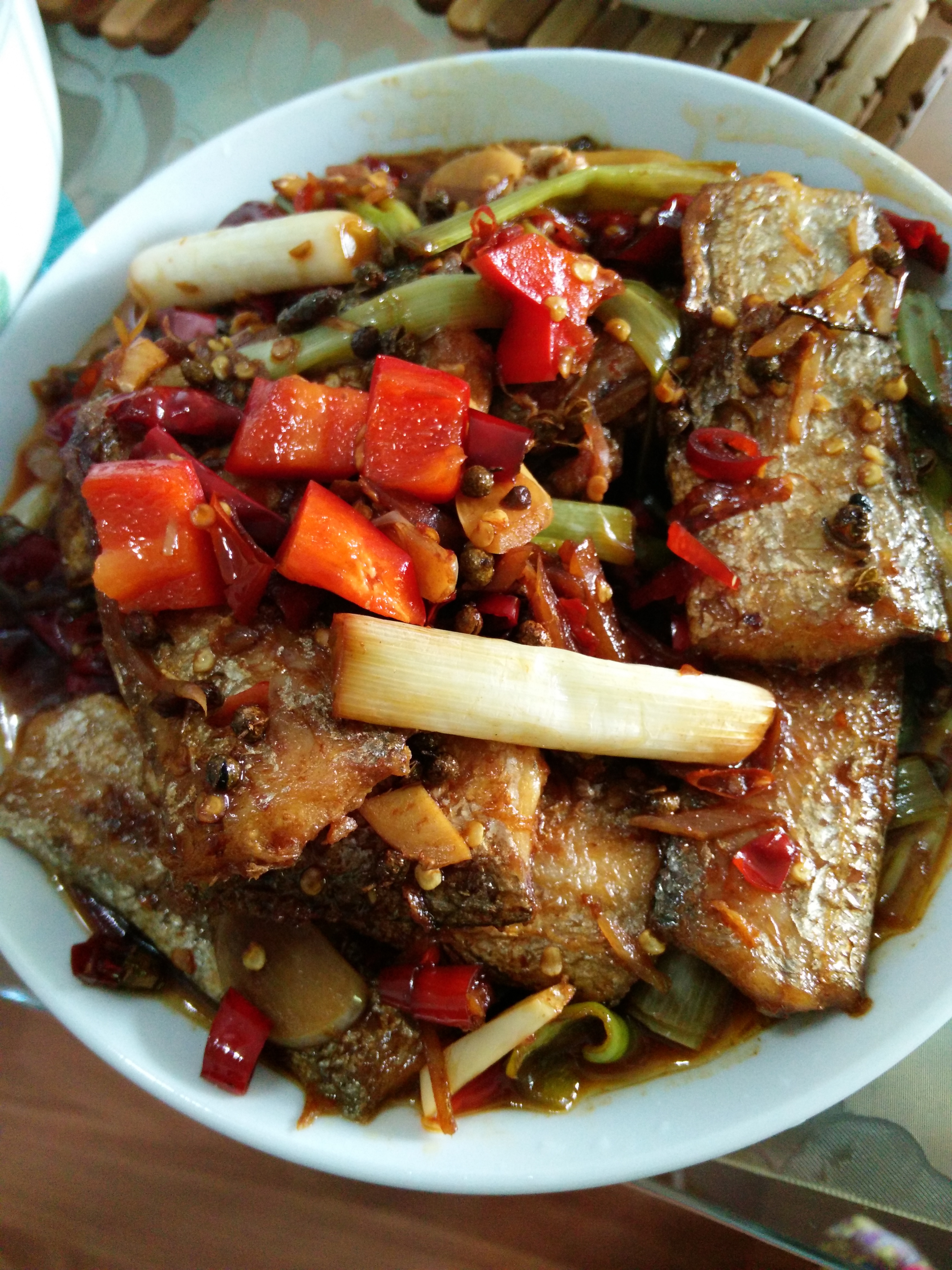 辣妹子-3做的麻辣泡椒带鱼