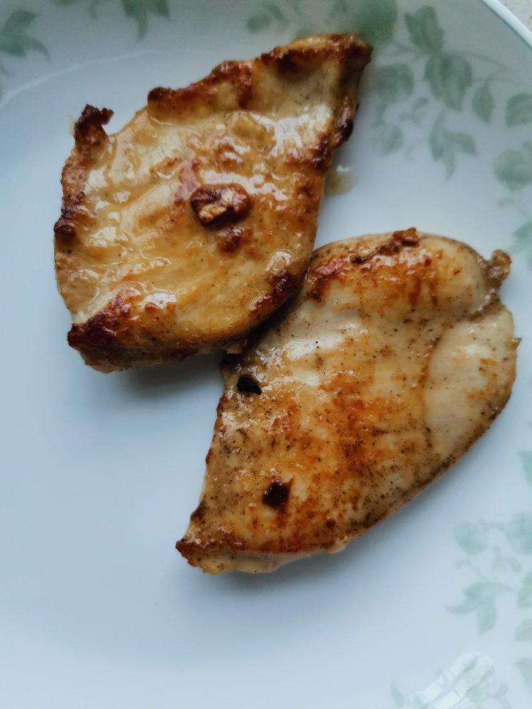 【嫩煎鸡胸肉】