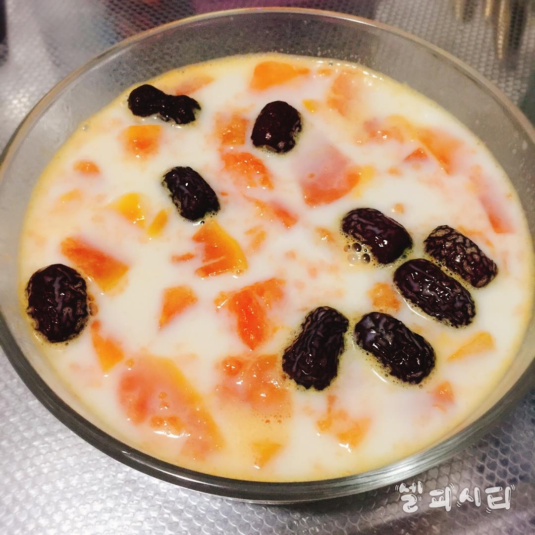 红枣木瓜炖牛奶