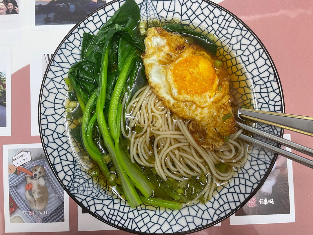 早餐来一碗清汤面，色香味俱全！