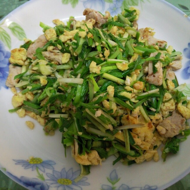 蒜苗炒鸡蛋